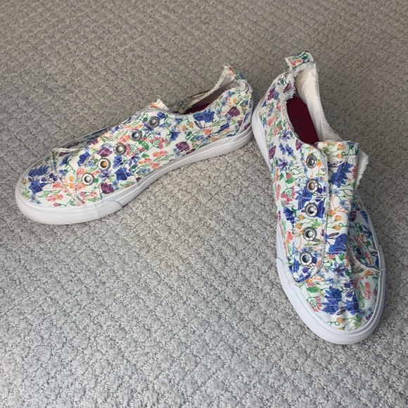 Blowfish Floral Slip On Sneakers - Picture 2 of 2